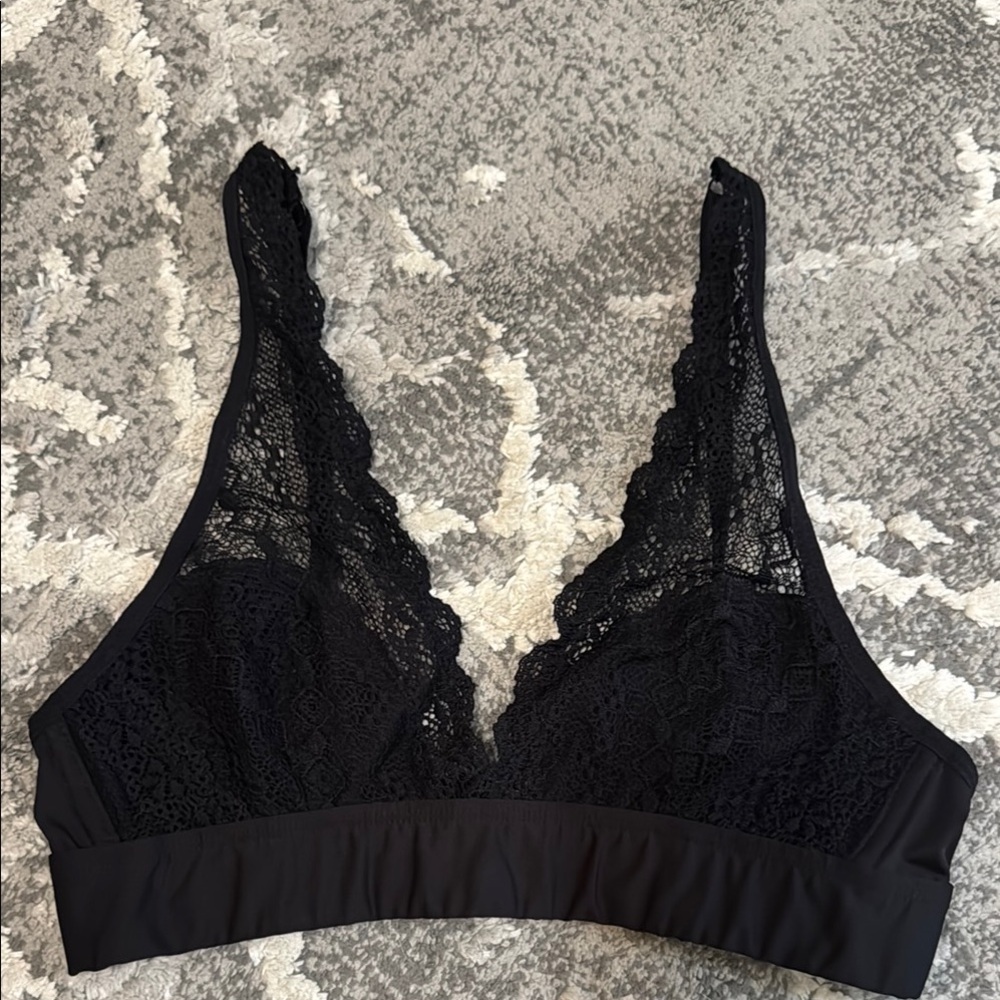 Marilyn Monroe Black Lace Bra with Triangle Cups Size M